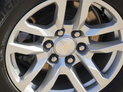 Used 2024 Chevrolet Tahoe LT image 11