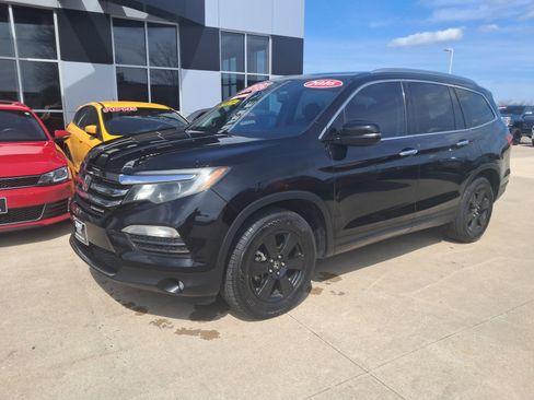 Used 2016 Honda Pilot Touring image 1
