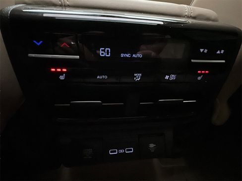 Used 2023 Acura MDX SH-AWD w/ Advance Package image 22