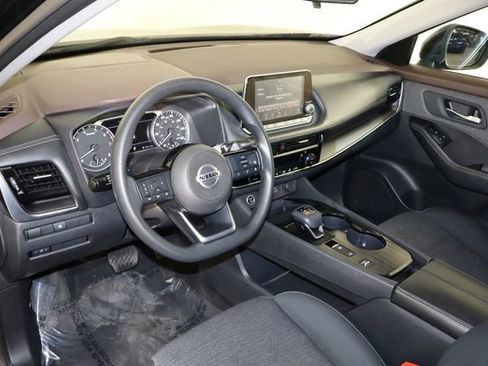 Used 2021 Nissan Rogue SV FWD image 25