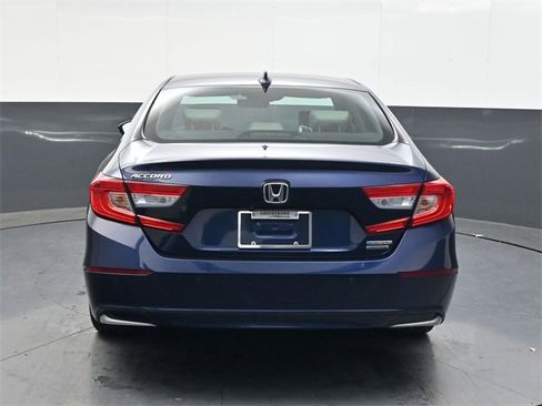 Used 2019 Honda Accord Touring image 5