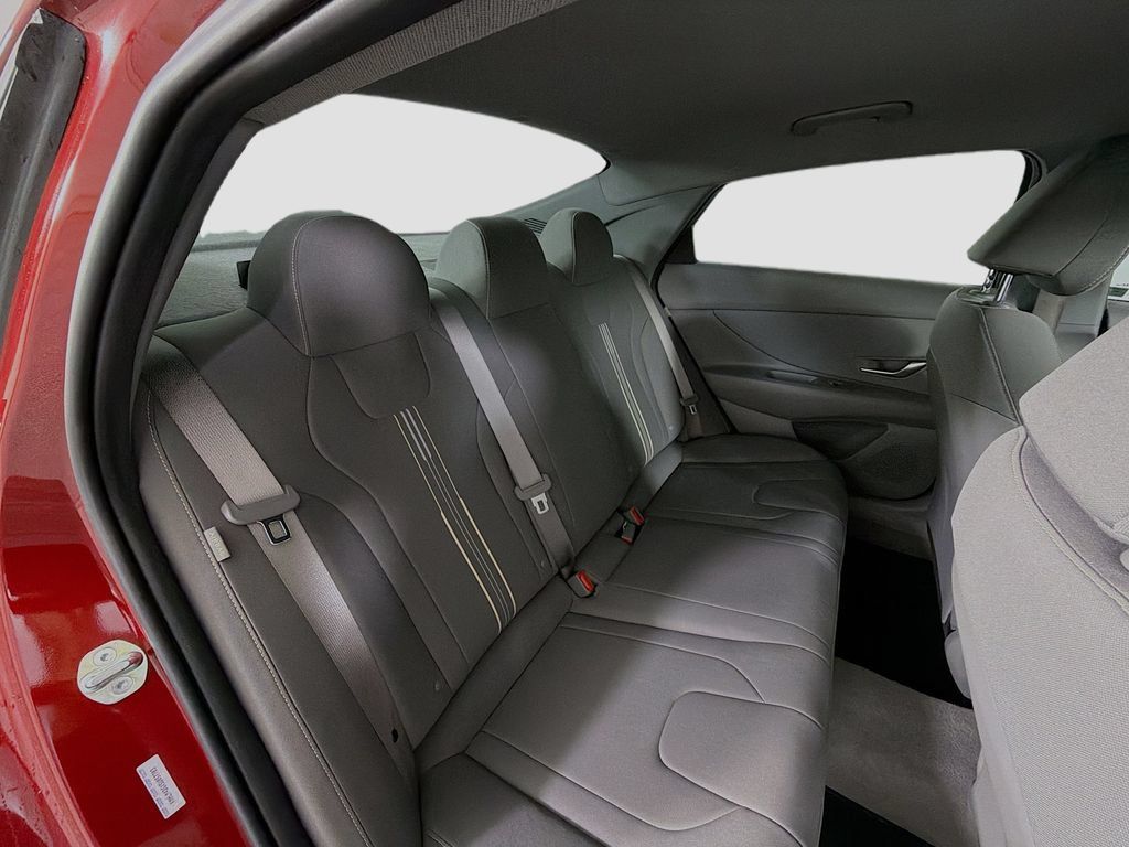 Used 2025 Hyundai Elantra Sport FWD image 25