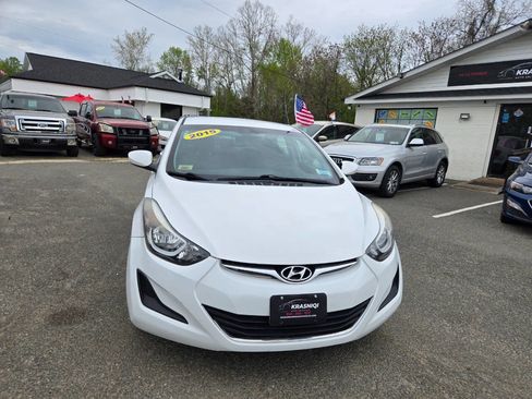 Used 2015 Hyundai Elantra SE FWD image 5