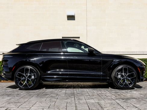 Used 2025 Aston Martin DBX 707 image 20
