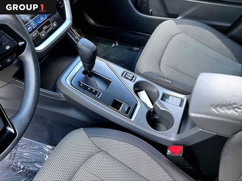 Used 2024 Subaru Crosstrek 2.0i Premium image 17