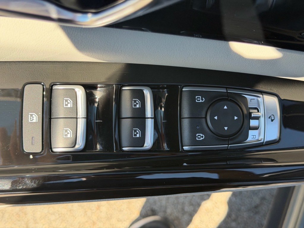 Used 2024 Kia Carnival SX FWD image 13