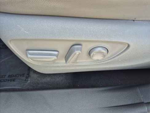 Used 2023 Toyota Highlander XLE AWD/4WD image 14