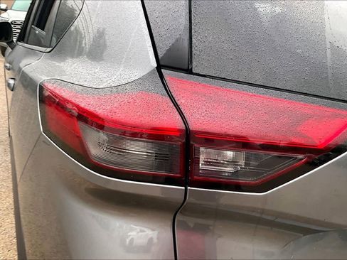 Used 2025 Nissan Rogue SV FWD image 28