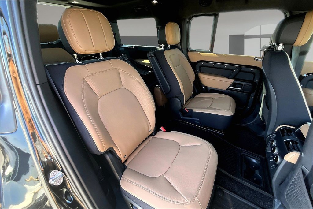 New 2026 Land Rover Defender 130 V8 AWD/4WD image 7