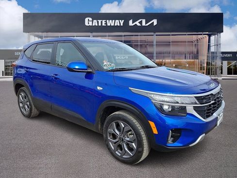 Certified 2024 Kia Seltos LX image 1
