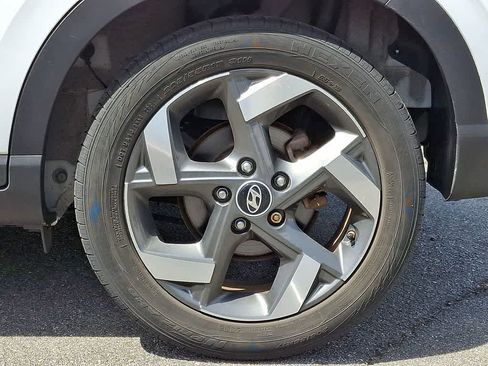 Used 2022 Hyundai Venue SEL w/ Cargo Package image 9