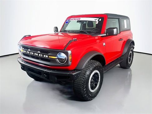 Used 2023 Ford Bronco Big Bend w/ Sasquatch Package image 3