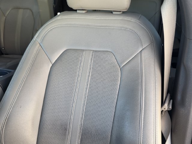 Used 2018 Ford Expedition Limited w/ Equipment Group 301A RWD image 15