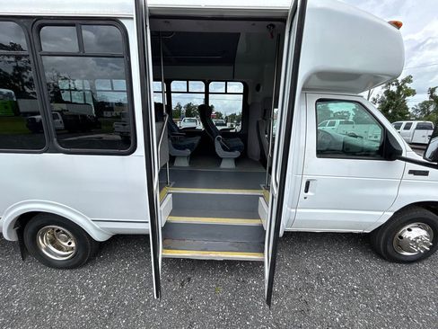 Used 2000 Ford E-350 and Econoline 350 Super Duty RWD image 24