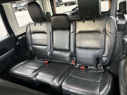 Used 2022 Jeep Wrangler Unlimited Sahara AWD/4WD image 23