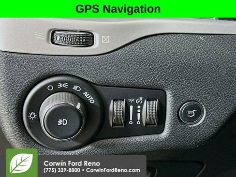 Used 2016 Jeep Cherokee Trailhawk w/ Comfort/Convenience Group image 10