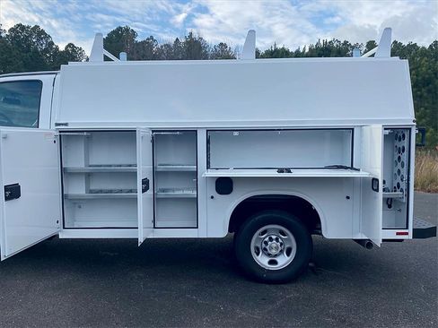 New 2025 Chevrolet Express 3500 w/ Power Convenience Package image 4