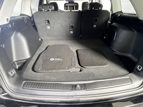 Used 2023 Jeep Grand Cherokee Limited w/ Black Appearance Package image 25