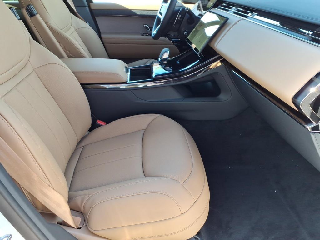 New 2027 Land Rover Range Rover Sport SE AWD/4WD image 7