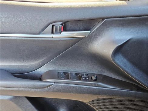 Used 2023 Toyota Camry SE image 10