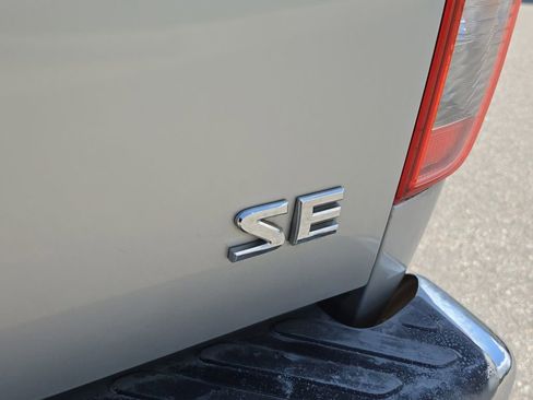 Used 2005 Nissan Frontier SE w/ (P01) Power Pkg RWD image 6