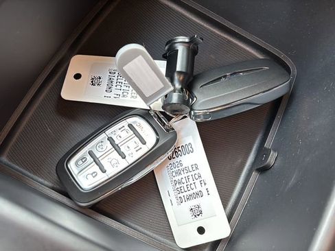 New 2026 Chrysler Pacifica Select image 41