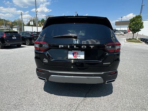 New 2026 Honda Pilot Touring image 5