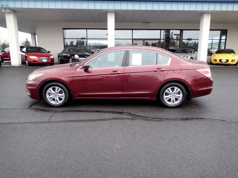 Used 2011 Honda Accord LX-P image 2