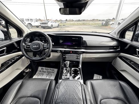 Used 2024 Kia Carnival SX Prestige FWD image 11