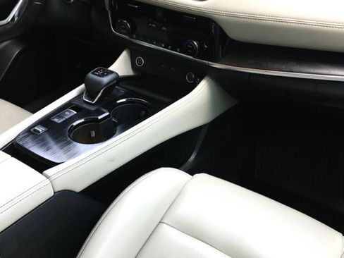 Used 2021 Nissan Rogue SL w/ Premium Package image 18