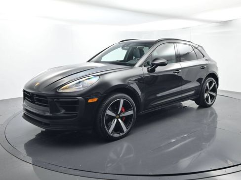 Certified 2023 Porsche Macan S AWD/4WD image 1