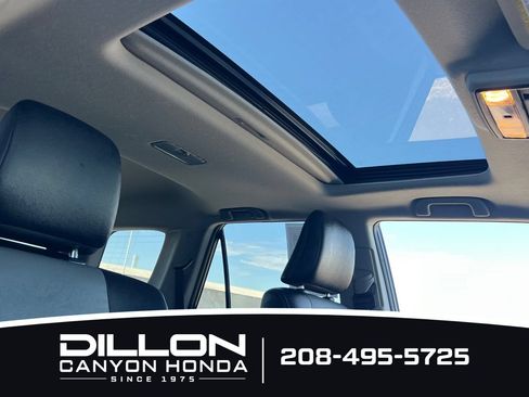 Used 2021 Toyota 4Runner SR5 Premium w/ Moonroof Package AWD/4WD image 17
