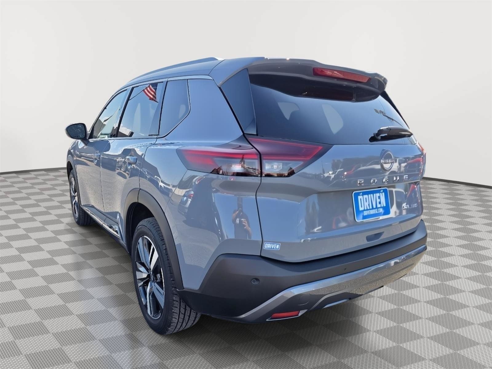 Used 2023 Nissan Rogue SL AWD/4WD image 6