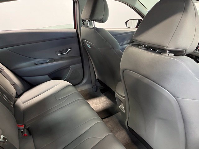 Used 2025 Hyundai Elantra SEL FWD image 15