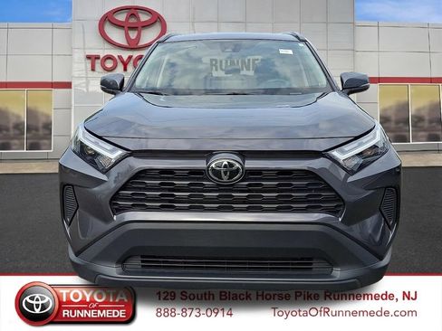 Used 2024 Toyota RAV4 XLE FWD image 2