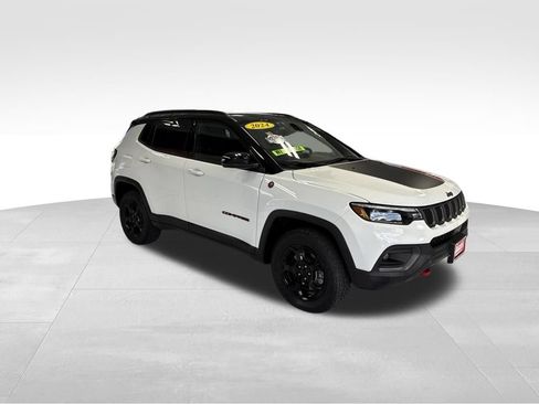 Used 2024 Jeep Compass Trailhawk w/ Trailhawk Elite Group AWD/4WD image 11