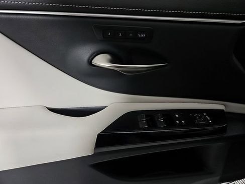 Certified 2025 Lexus ES 350 w/ Premium Package image 14