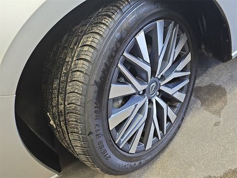 Used 2024 Nissan Altima 2.5 SV image 30