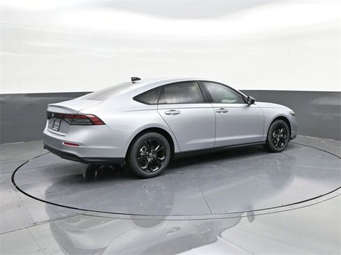 New 2025 Honda Accord SE image 13