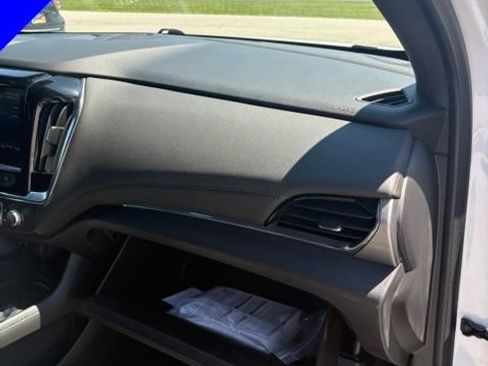 Used 2023 Chevrolet Traverse LT FWD image 32