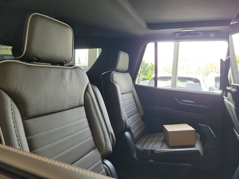 New 2026 GMC Yukon Denali Ultimate AWD/4WD image 5