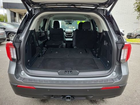 Used 2025 Ford Explorer Active RWD image 10