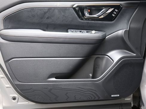 New 2025 Subaru Forester Touring image 23