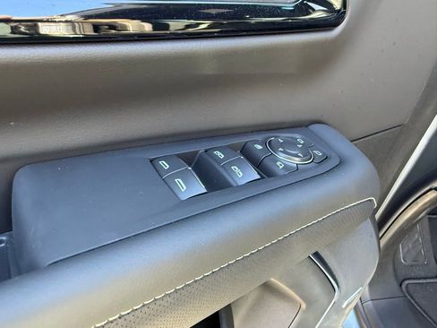 New 2026 Chevrolet Suburban Premier image 25