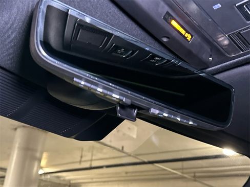 Used 2022 Land Rover Defender 110 X-Dynamic SE image 33