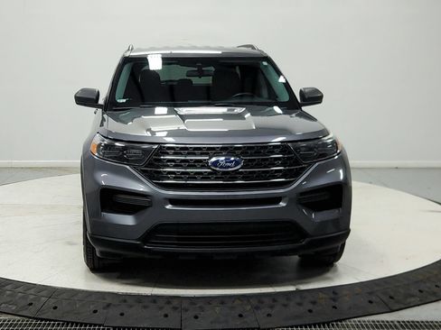 Used 2022 Ford Explorer XLT RWD image 3