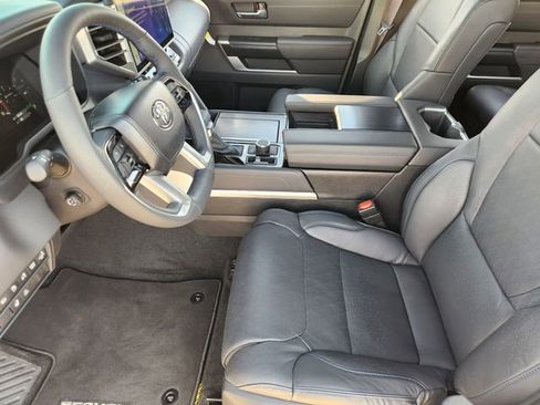 Used 2025 Toyota Sequoia Platinum image 9