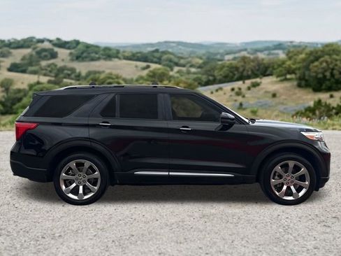Used 2020 Ford Explorer Platinum w/ Premium Technology Package AWD/4WD image 11