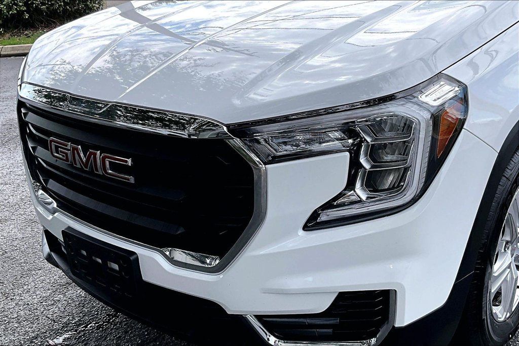 Used 2024 GMC Terrain SLE AWD/4WD image 31