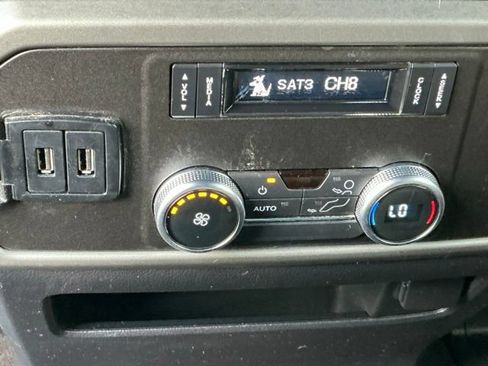 Used 2019 Ford Expedition XLT AWD/4WD image 17